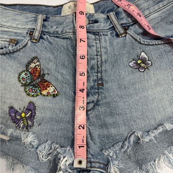 We The Free Butterfly Embroidered Denim Cutoff Shorts Size 26 - Picture 12 of 12